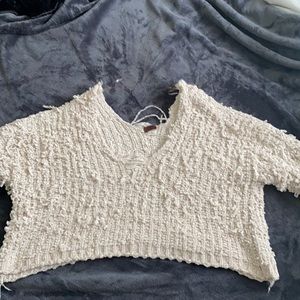 A pop short sleeved sweater